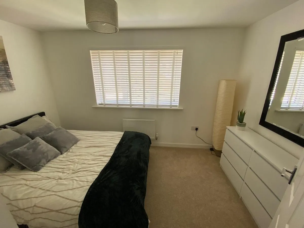 Apartman Modern 2-Bed House With Parking Near City & Uhw Hosp Cardiff