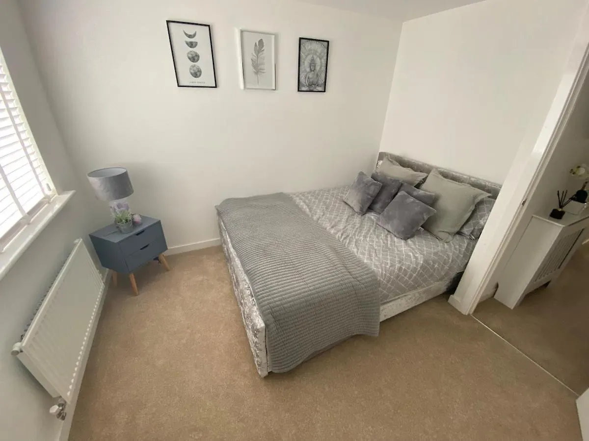 Modern 2-Bed House With Parking Near City & Uhw Hosp Cardiff Apartman