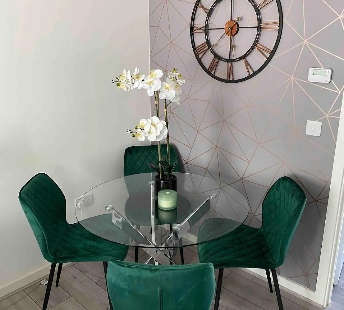 Apartman Modern 2-Bed House With Parking Near City & Uhw Hosp Cardiff