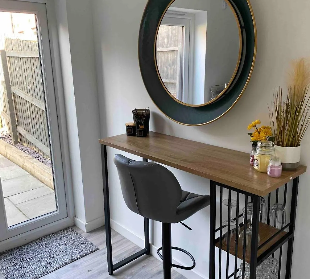 Modern 2-Bed House With Parking Near City & Uhw Hosp Cardiff Egyesült Királyság